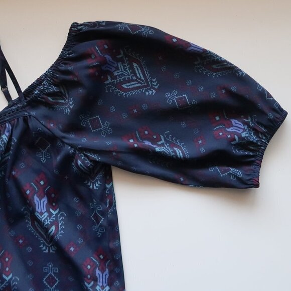 House of Harlow 1960 Navy Geo Print Cold Shoulder Puff Sleeve Top Blouse Medium - Picture 10 of 11